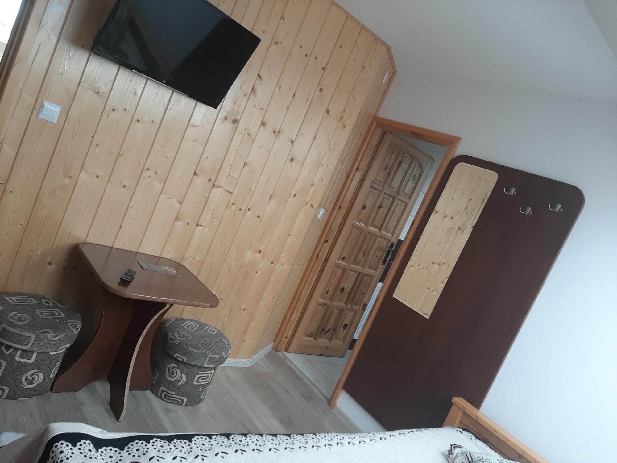 Pokoje U Mrugaly Czerwienne Cameră foto