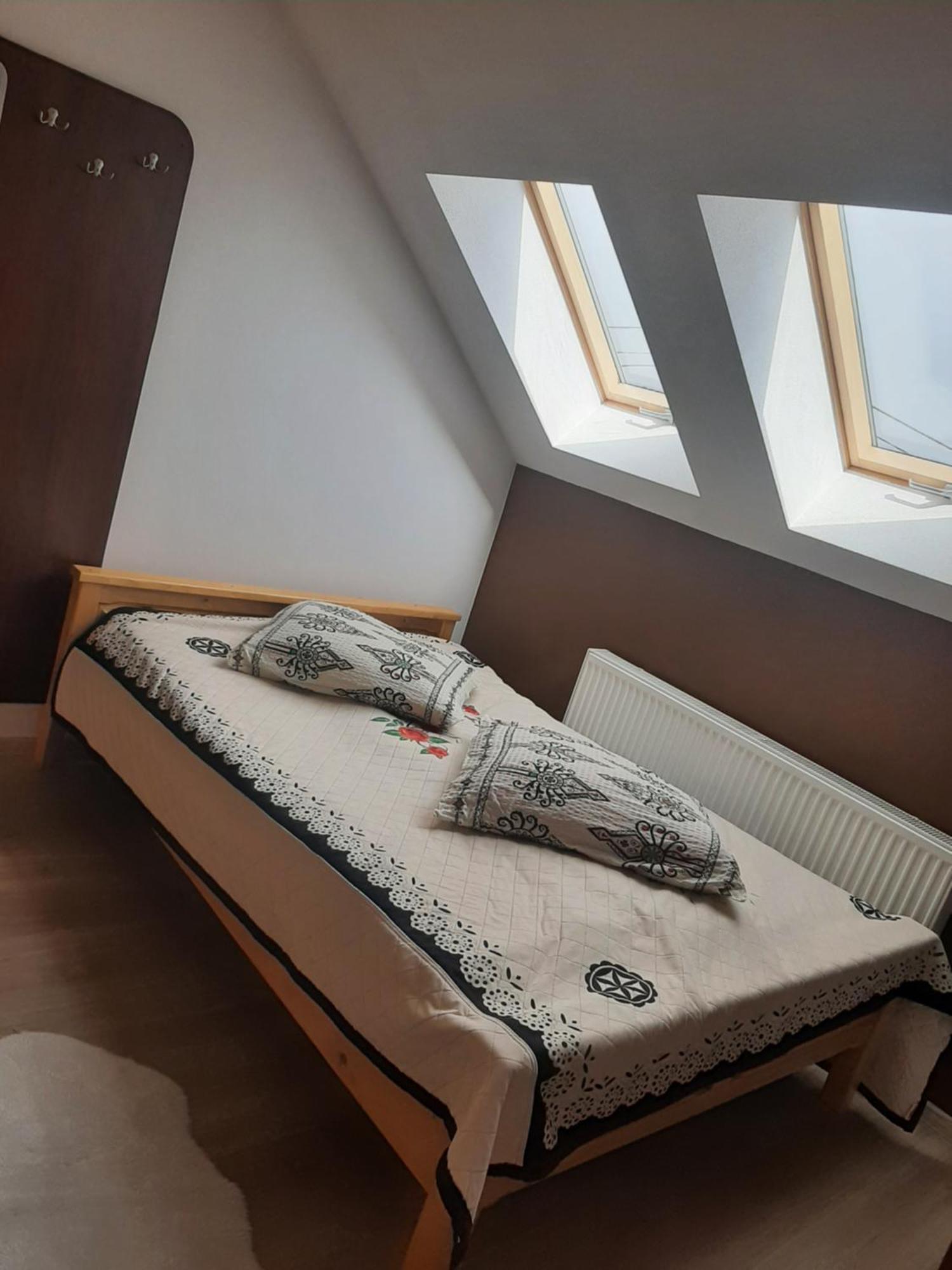 Pokoje U Mrugaly Czerwienne Cameră foto